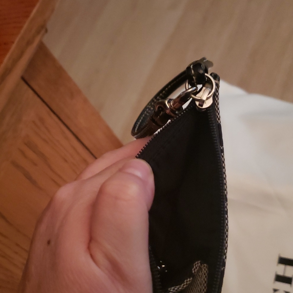 Card wristlet - Picture 3 of 3